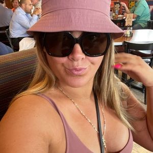 Meet your Posher, Jaclyn